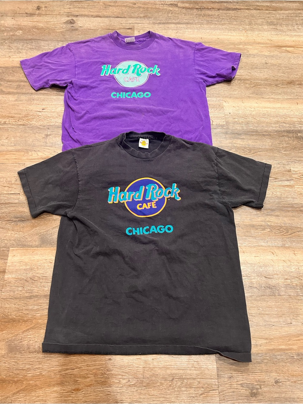 Vintage Hard Rock Cafe Chicago Size XL Logo Tee - Black & Purple